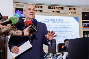 ukraine tajani pas denvoi de troupes par litalie mais une contribution possible au deminage