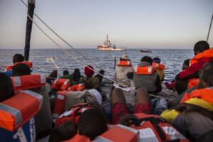 migrants placement en detention administrative pour le navire mediterranea