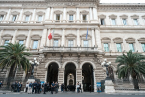 bankitalia virements et cartes 1085 millions deuros de fraudes en six mois dans les paiements