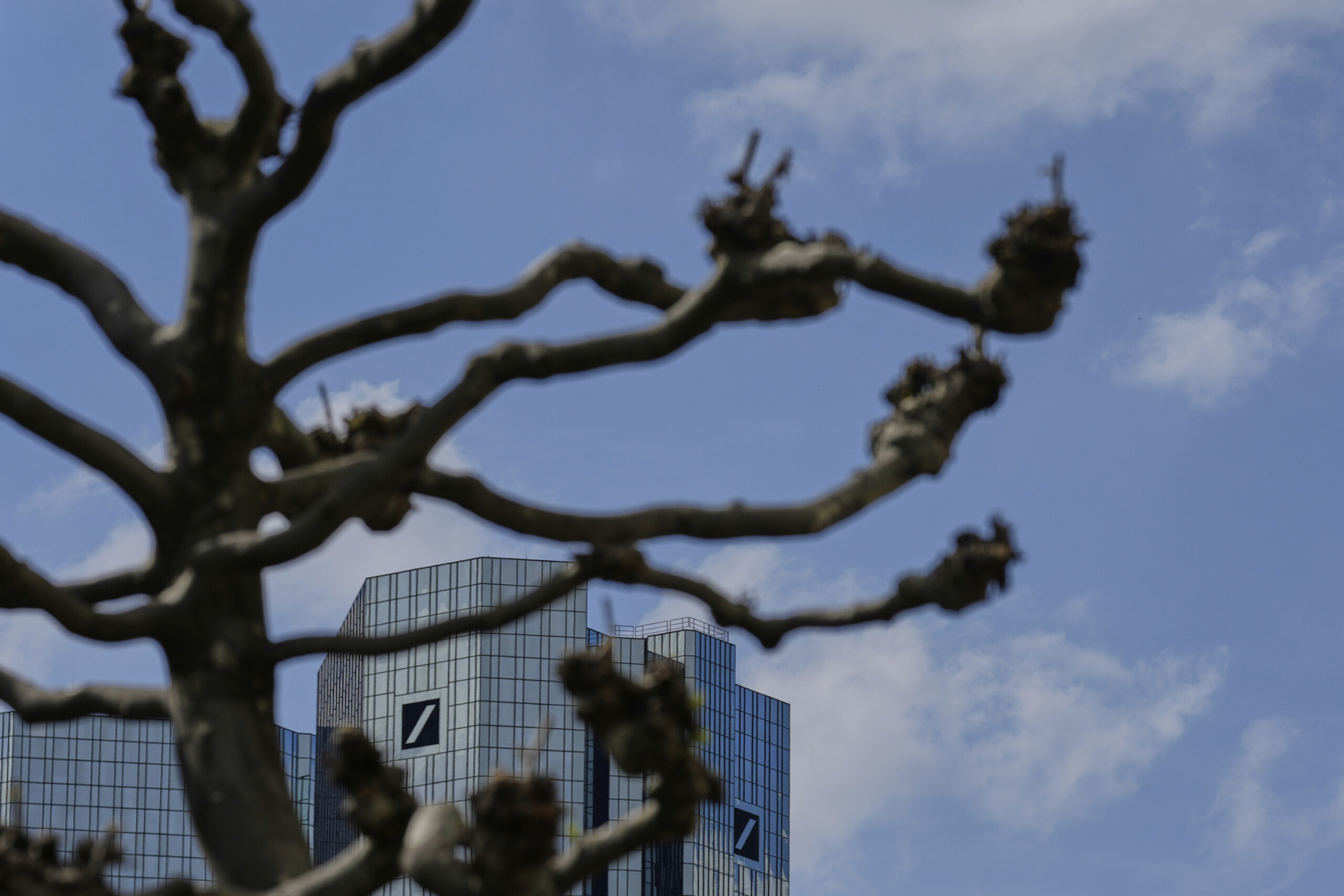 caserte ils ont braque la deutsche bank cinq arrestations en bosnie herzegovine scaled