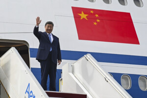 chine xi jinping la promotion des relations entre pekin et moscou source de paix dans le monde
