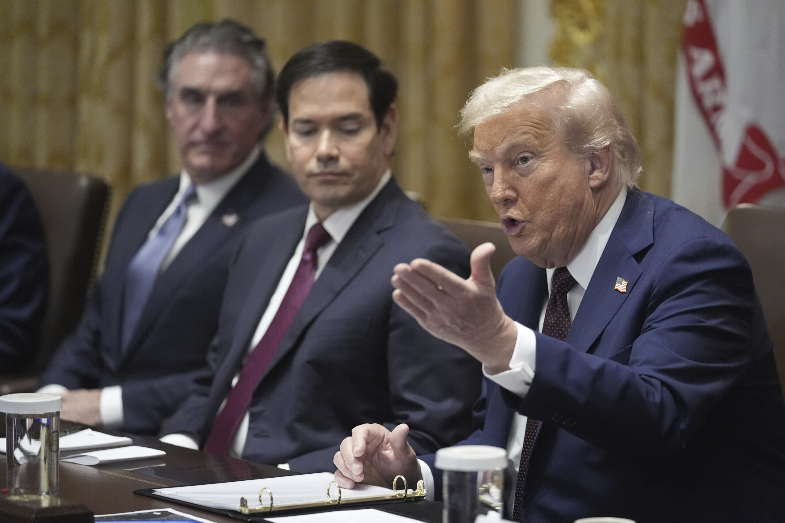 etats unis trump nous voulons 500 millions de dollars de harvard pour retablir le financement scaled