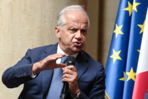 migrants piantedosi cest letat qui lutte contre les passeurs pas les ong