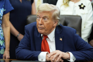 ukraine trump nous continuerons a vendre des armes a lotan pour kiev