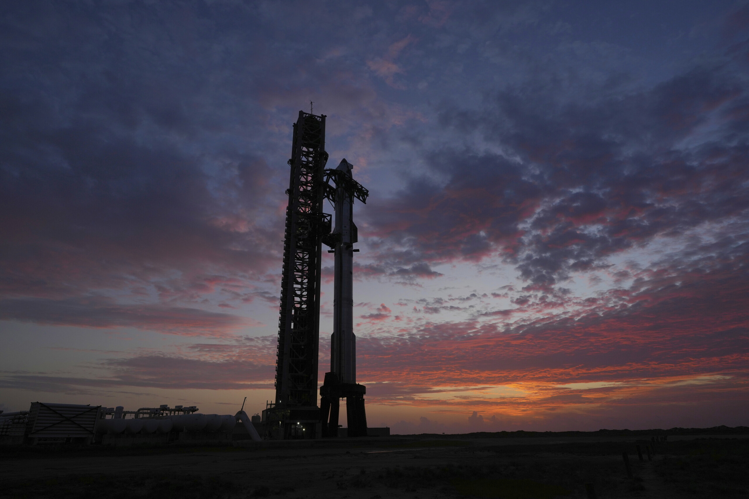 le dixieme test du vaisseau spatial starship de spacex sacheve avec succes scaled