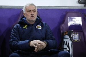 football mourinho limoge par fenerbahce