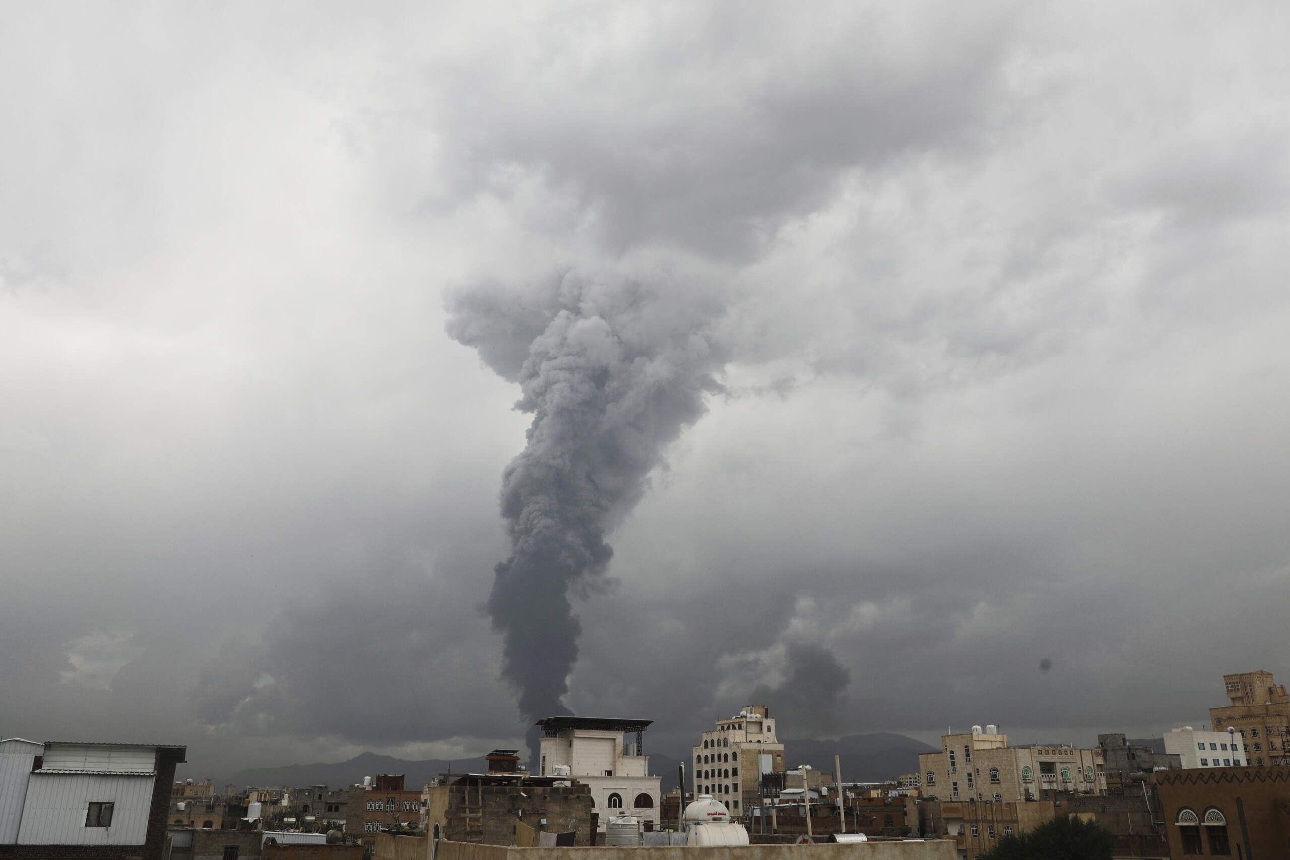 yemen selon les medias larmee israelienne estime que le premier ministre et les ministres houthis ont ete tues lors dun raid a sanaa scaled