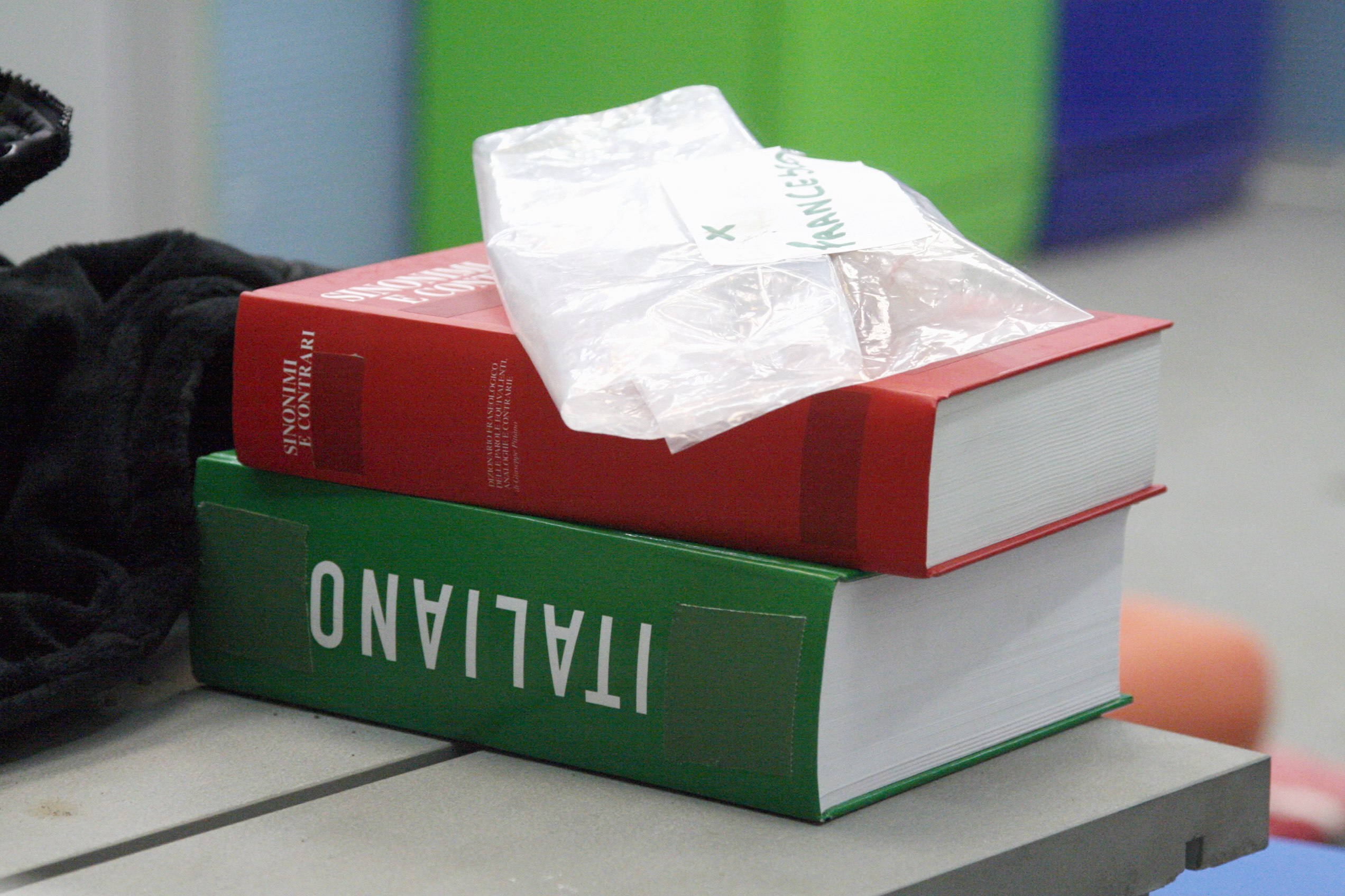 ecole le ministere envisage daider les familles defavorisees a faire face au cout eleve des manuels scolaires