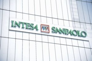 intesa sp imi cib renforce son engagement en faveur de la formation des jeunes en italie et a letranger