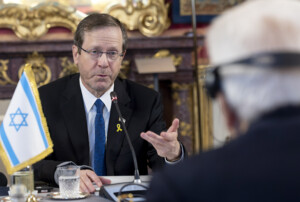 jeudi le president israelien herzog rendra visite au pape leon xiv