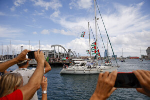gaza depart des bateaux de la flottille depuis litalie le 7 septembre avec a bord 4 parlementaires