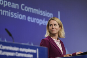 ue kallas les autocrates de pekin lancent un defi direct a loccident
