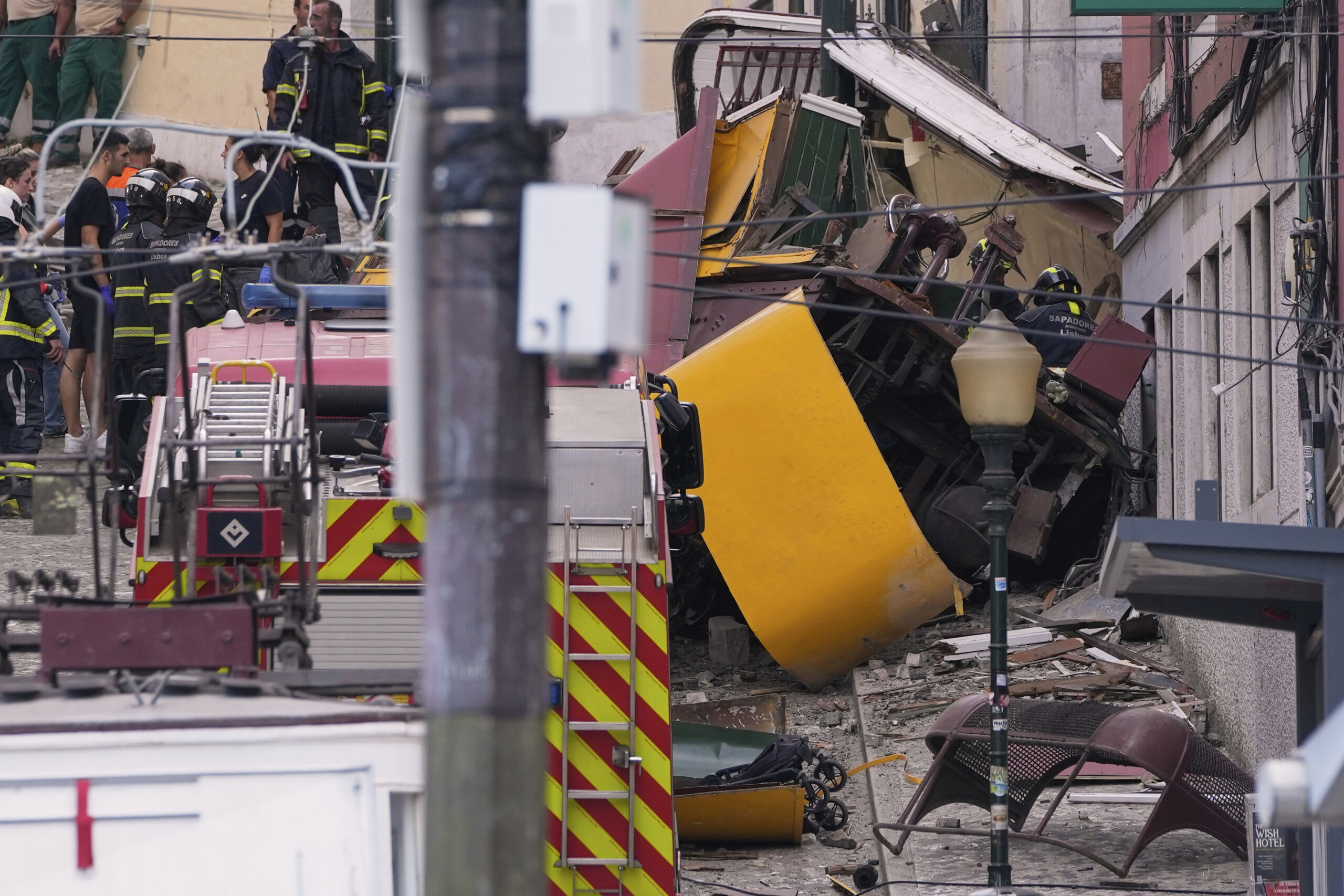 portugal accident du funiculaire de lisbonne une italienne parmi les blesses scaled
