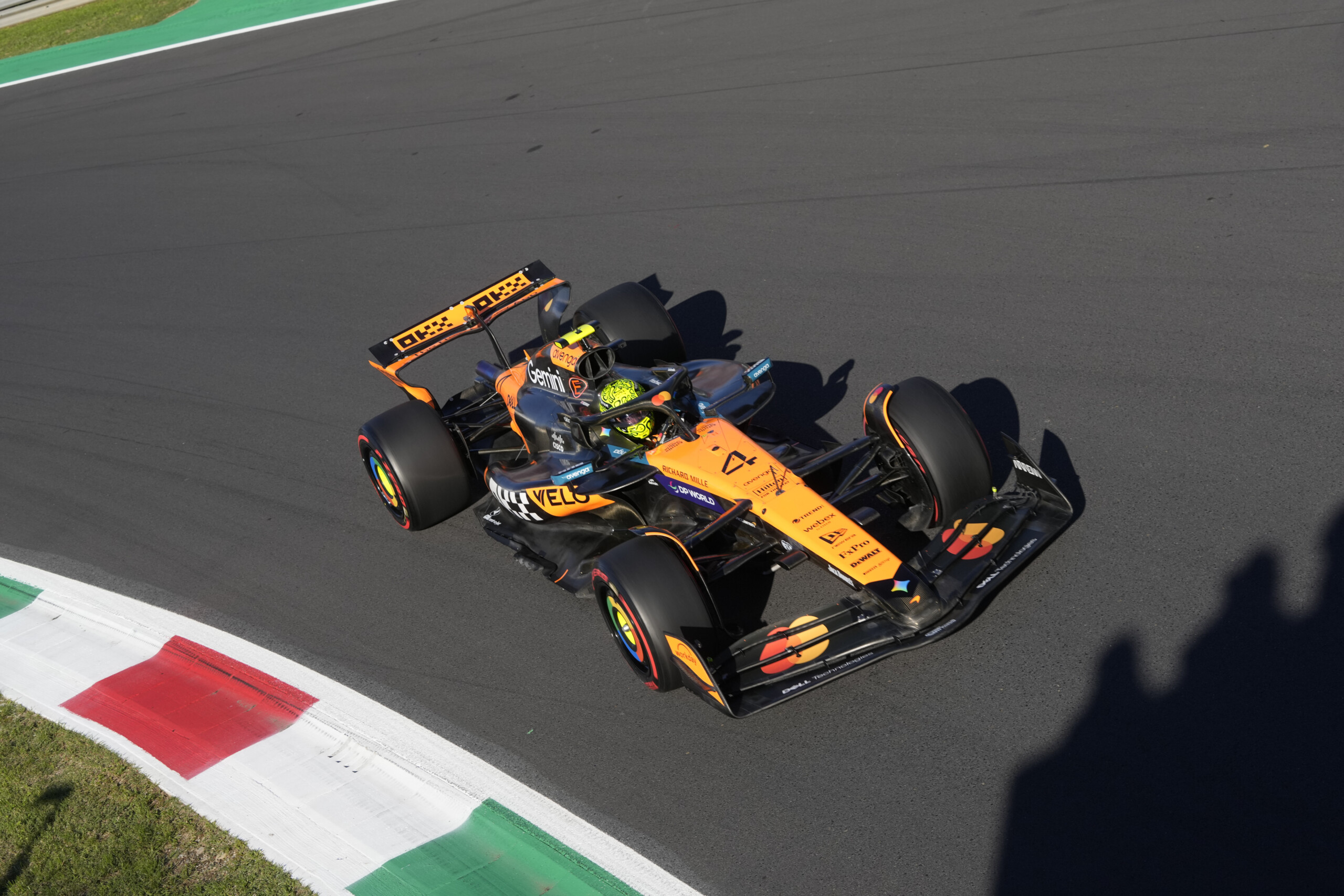 f1 grand prix de monza norris le plus rapide lors des deuxiemes essais libres devant leclerc scaled