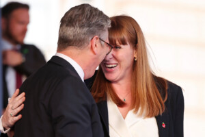 royaume uni la vice premiere ministre rayner demissionne a la suite dun scandale immobilier