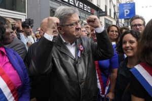 melenchon le 10 septembre nous bloquerons tout pour faire partir macron