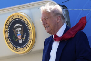 trump cite apocalypse now pour chicago jaime lodeur des deportations le matin