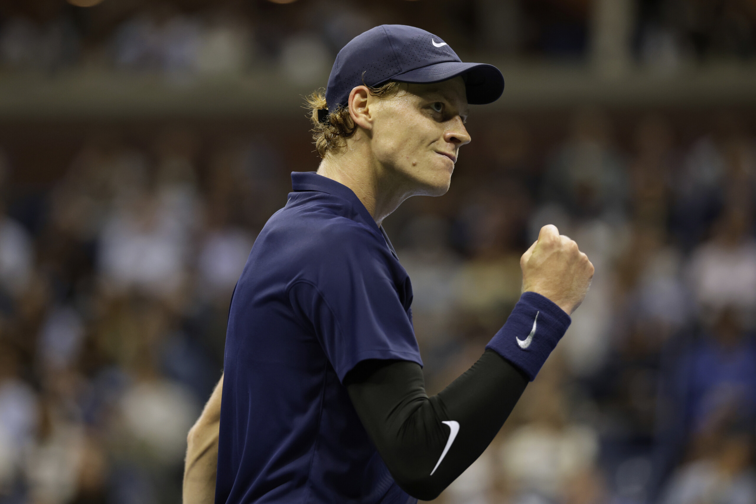 us open sinner bat auger aliassime la finale opposera a nouveau alcaraz scaled