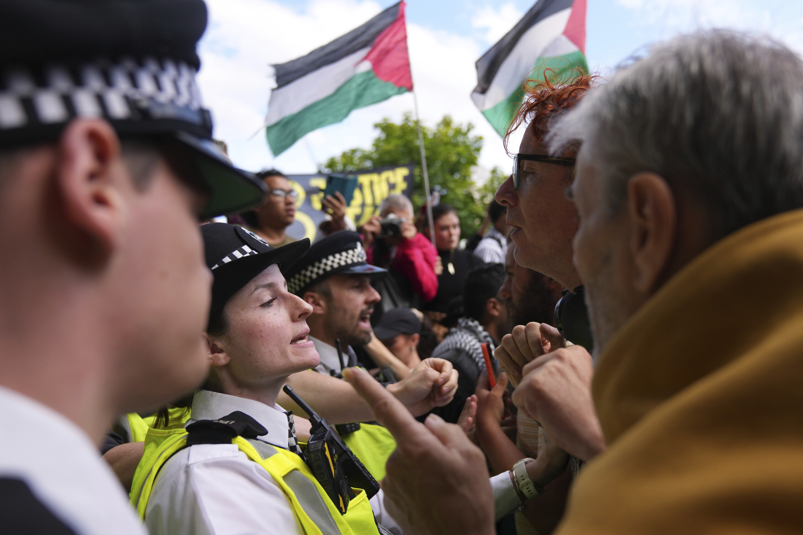 moyen orient pres de 900 personnes arretees lors dune manifestation de palestine action a londres scaled