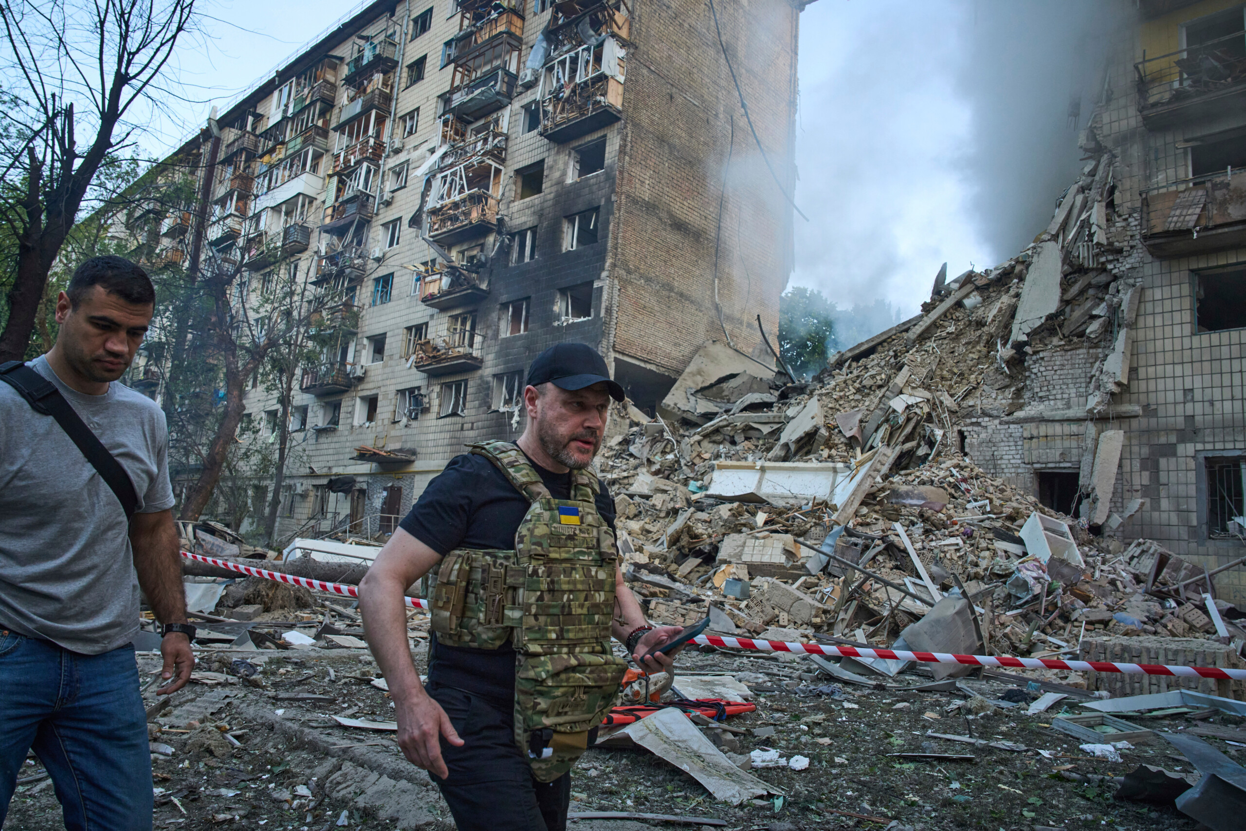 ukraine raids de nuit avec drones et missiles sur kiev au moins 2 morts scaled