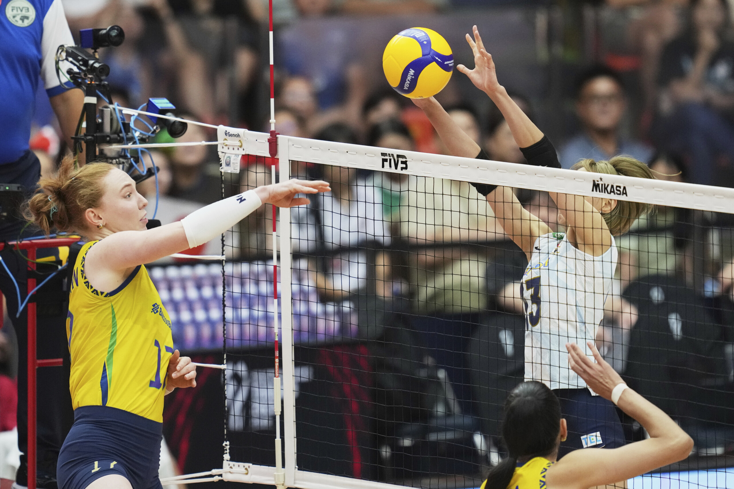 volley mondial feminin bronze pour le bresil japon battu 3 2 scaled