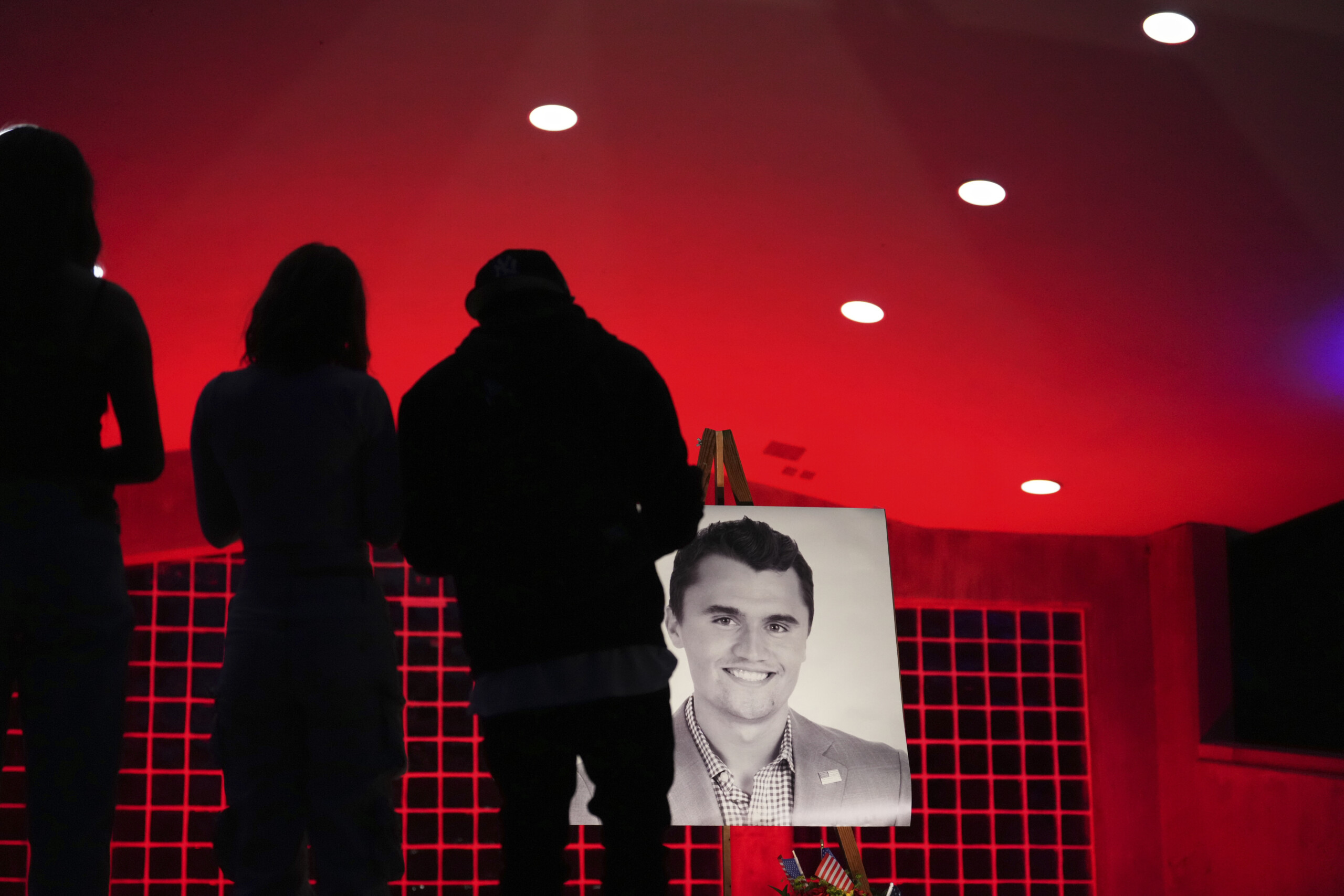etats unis les medias identifient le nom presume du meurtrier de kirk scaled