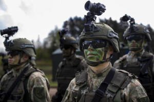 ukraine la pologne lance une operation aerienne preventive face a la menace des drones