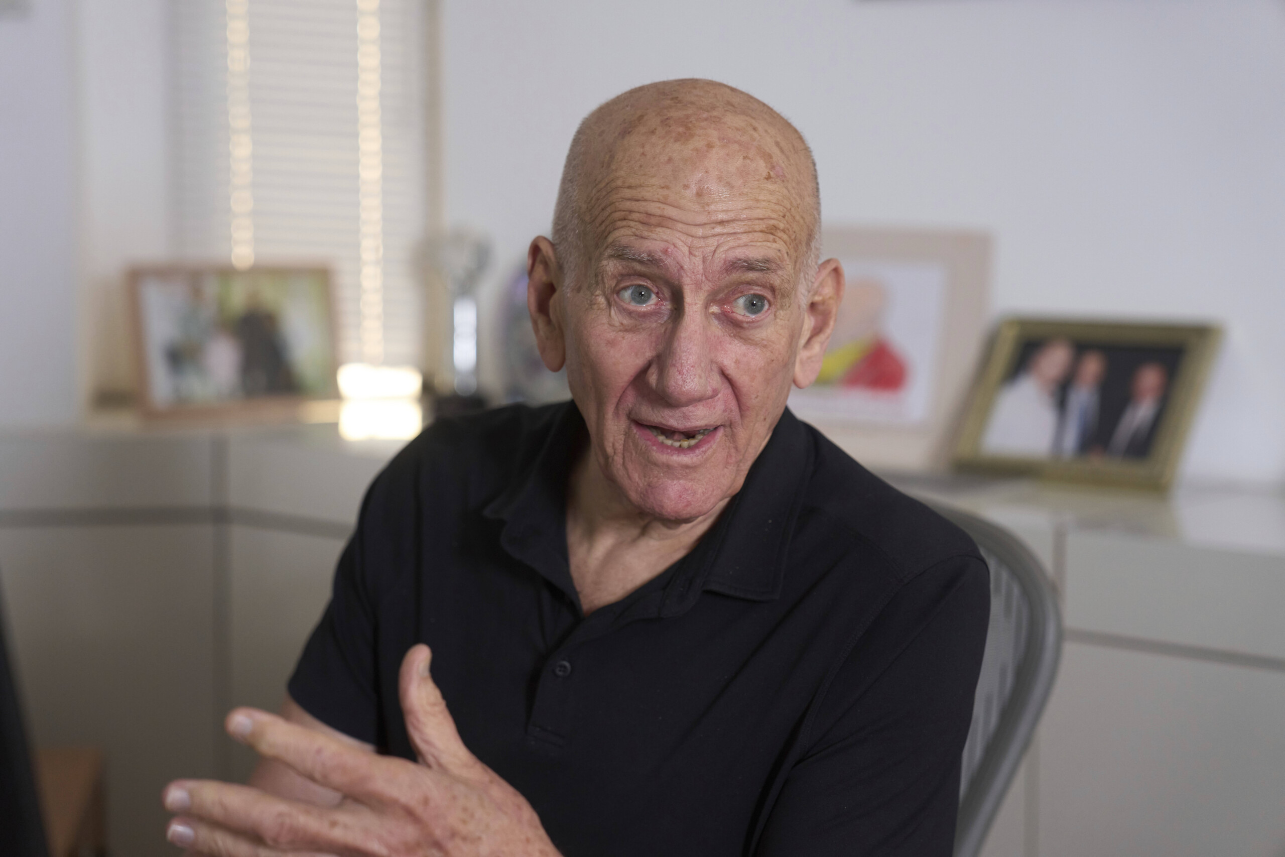 naples zone securisee autour de lhotel ou se tient la conference avec olmert scaled