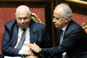 affaire almasri memoires des ministres et de mantovano deposees aupres de la commission des autorisations