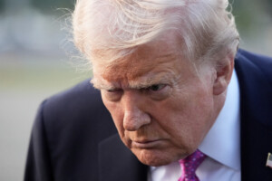 us gb maison blanche trump signe un accord de 10 milliards de dollars lors de sa visite