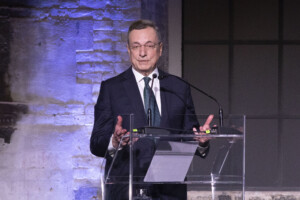 ue draghi il faut desormais 1 200 milliards dinvestissements dont 510 milliards publics