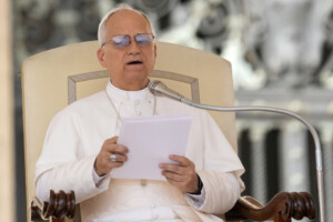 gaza pope leo xiv proches dun peuple qui survit dans des conditions inacceptables respectons le droit humanitaire