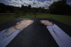 royaume uni des images de trump et epstein projetees sur le chateau de windsor 4 arrestations