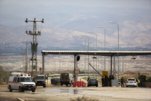 attaque au poste frontiere dallenby entre la jordanie et la cisjordanie deux morts