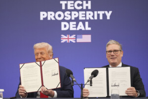 etats unis royaume uni trump plaisante avec starmer laccord commercial est plus avantageux pour vous que pour nous