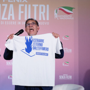 fdi la russa la flamme est un symbole damour et de liberte