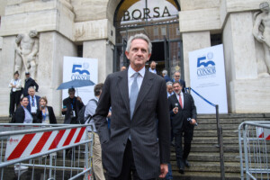 mediobanca nagel cede des actions pour environ 21 millions deuros