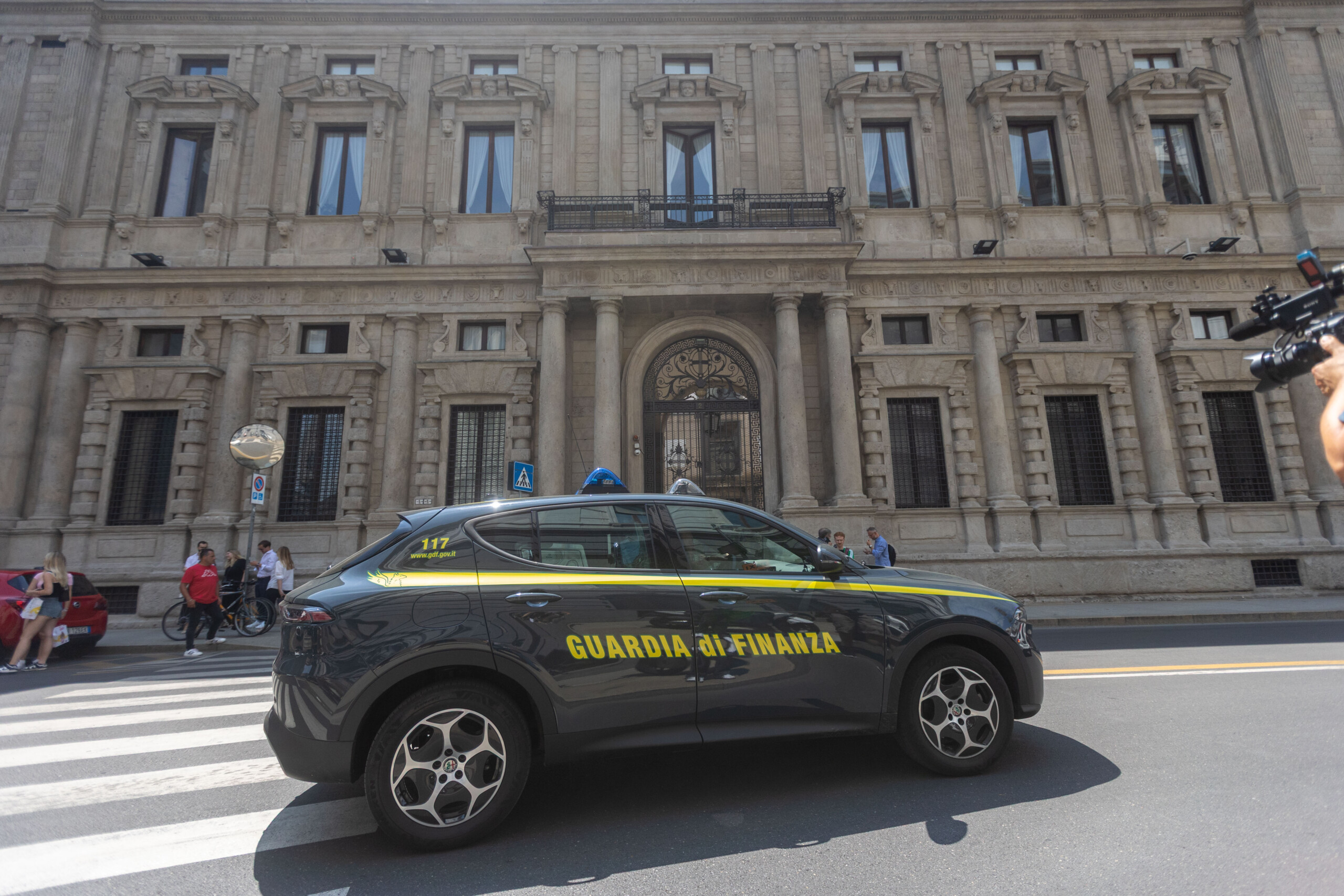 naples decouverte dune fraude massive 57 millions deuros saisis a un tiktoker scaled