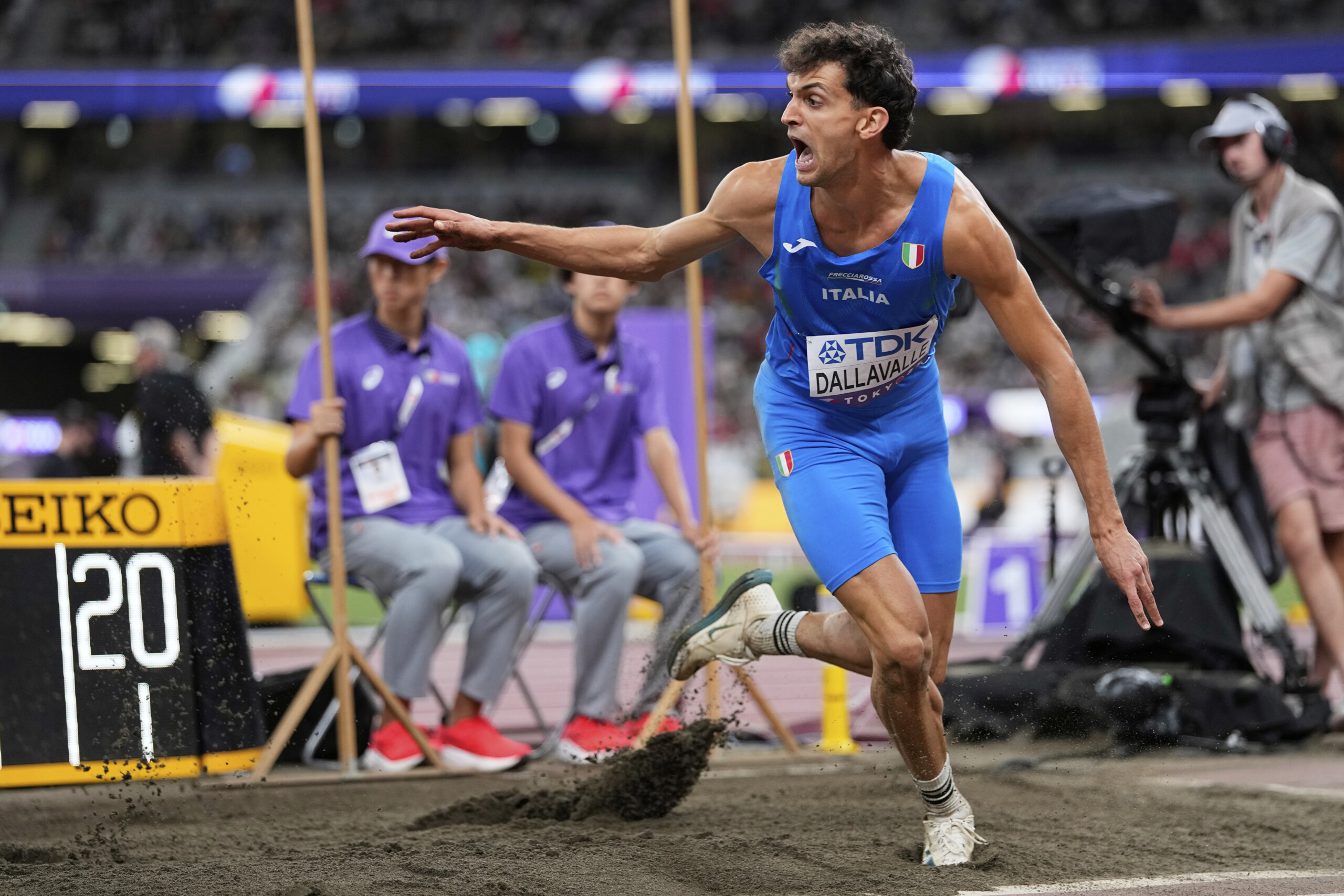 athletisme dallavalle dans ce saut il y avait tout le travail et les echecs scaled