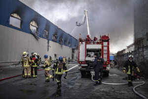ukraine des drones russes sur kiev pendant la nuit des degats sur le reseau ferroviaire