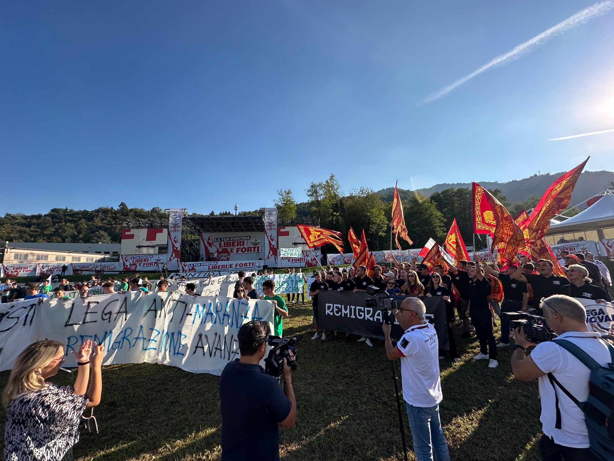 ligue les jeunes a pontida contre fi et calenda