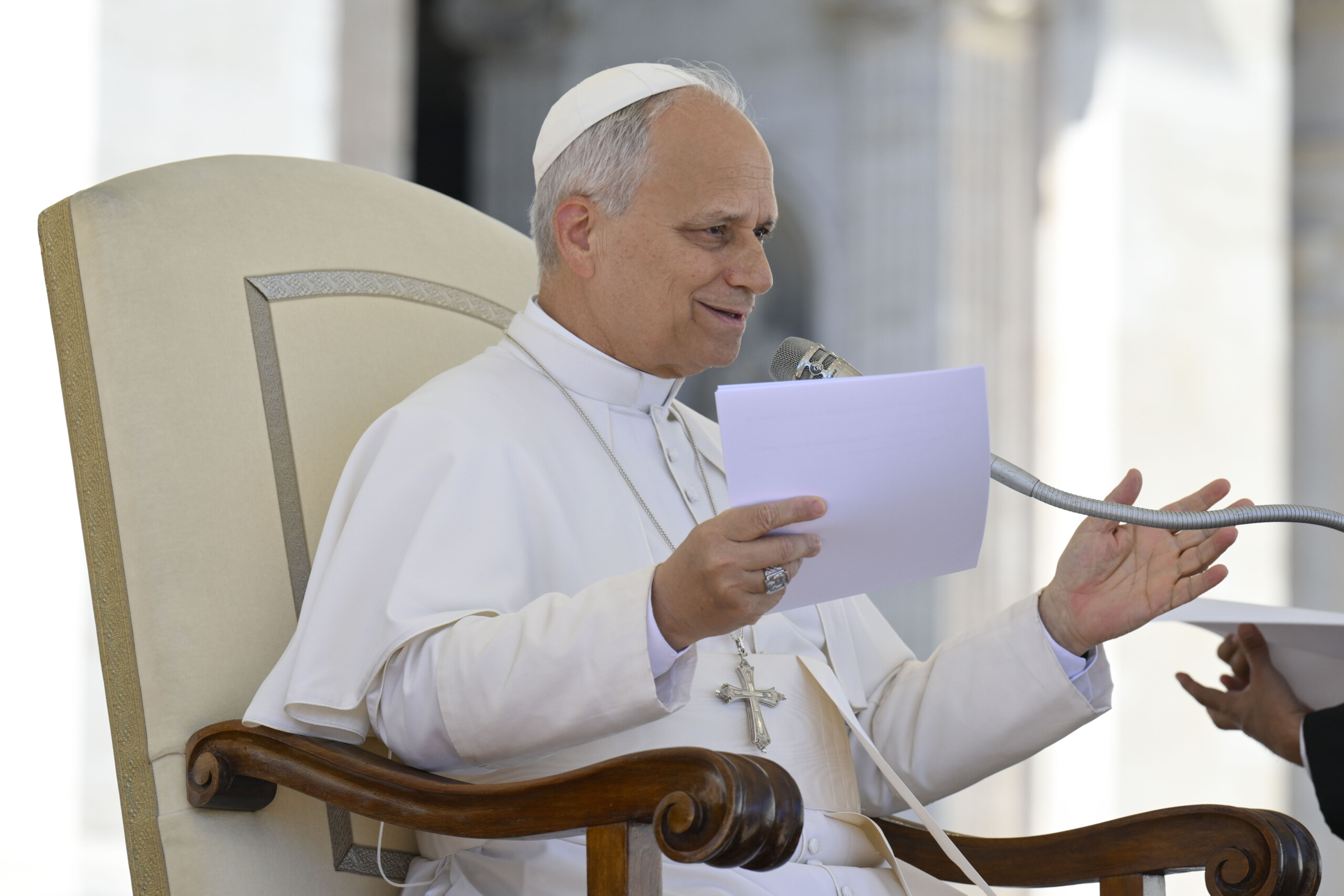 le pape les dirigeants doivent etre libres de la tentation de transformer la richesse en armes scaled
