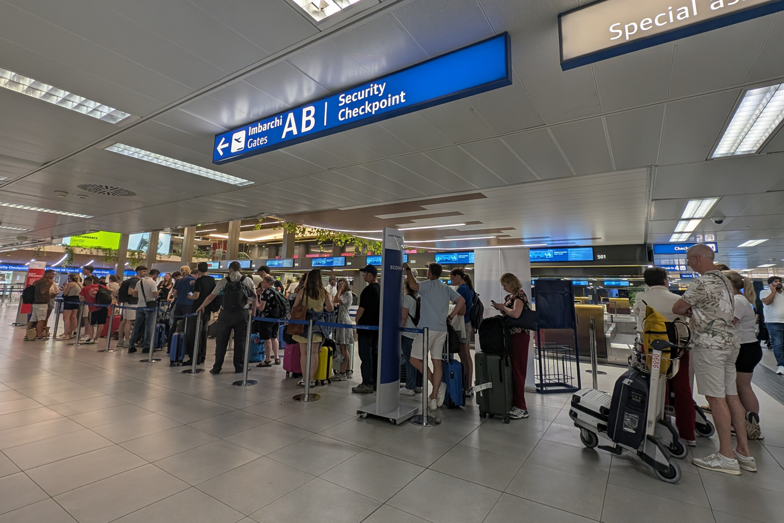 cybersecurite encore des perturbations dans les aeroports europeens scaled
