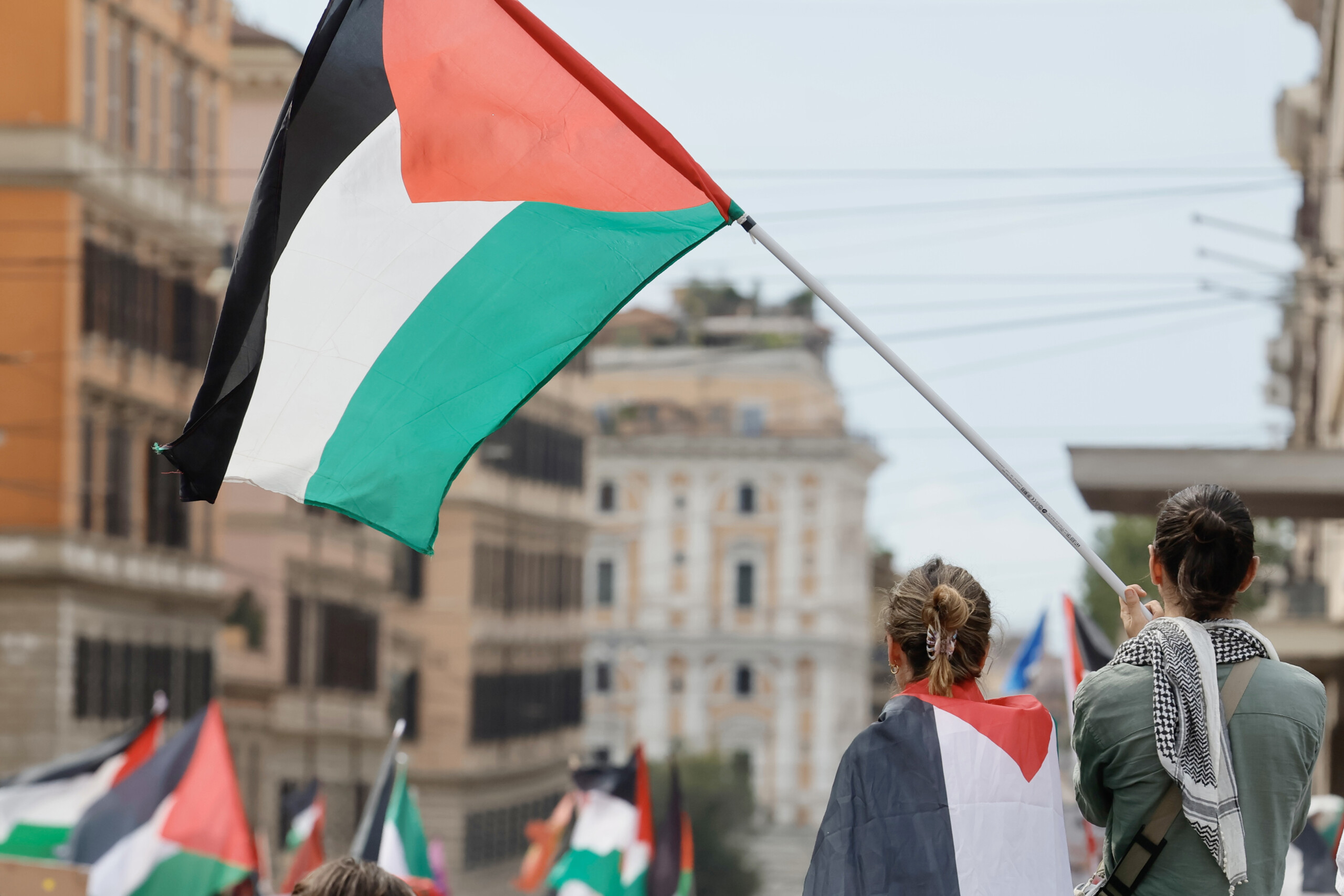 greve pour gaza des manifestants occupent la tangenziale est a rome scaled