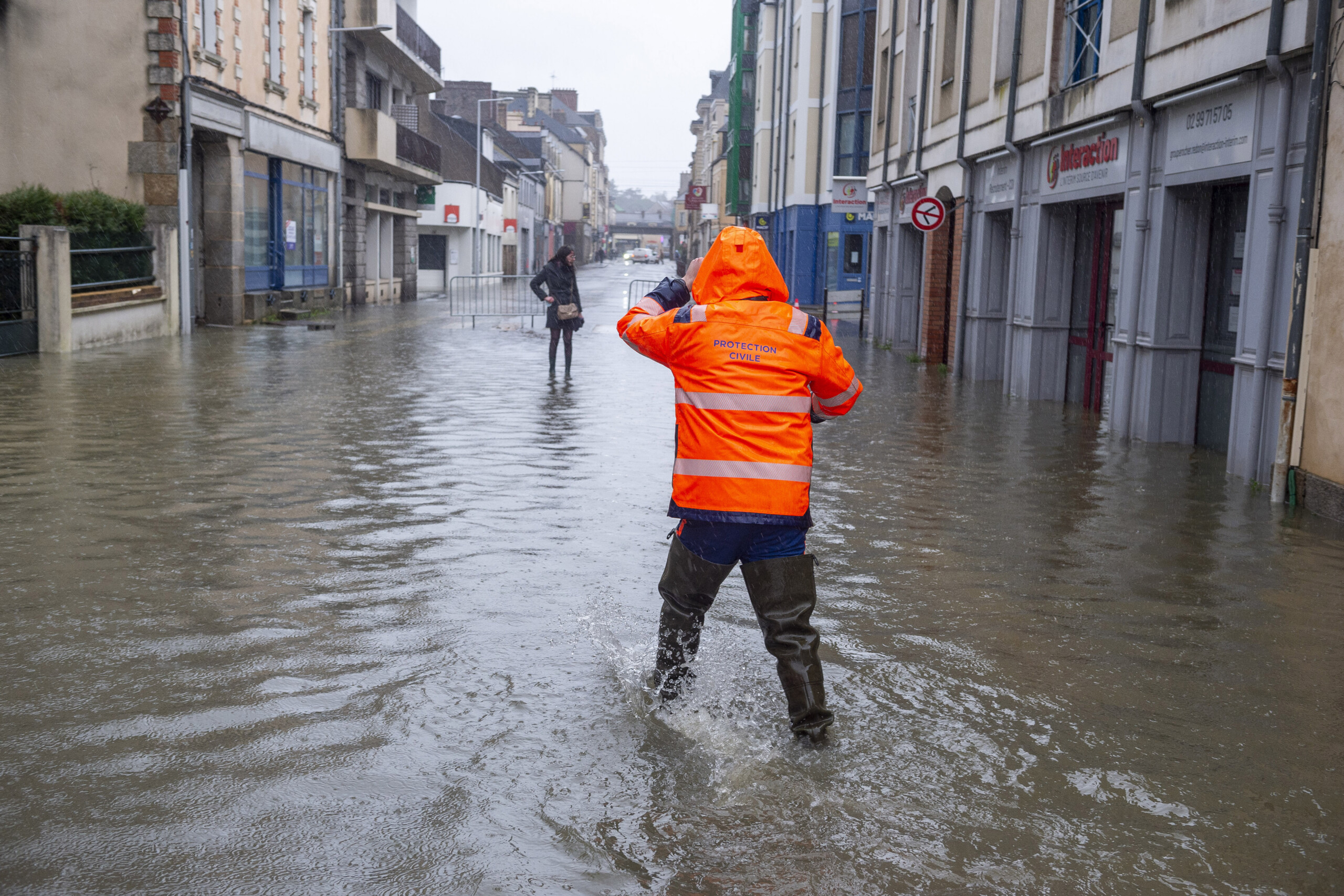 intemperies une femme decede lors dun violent orage dans louest de la france scaled