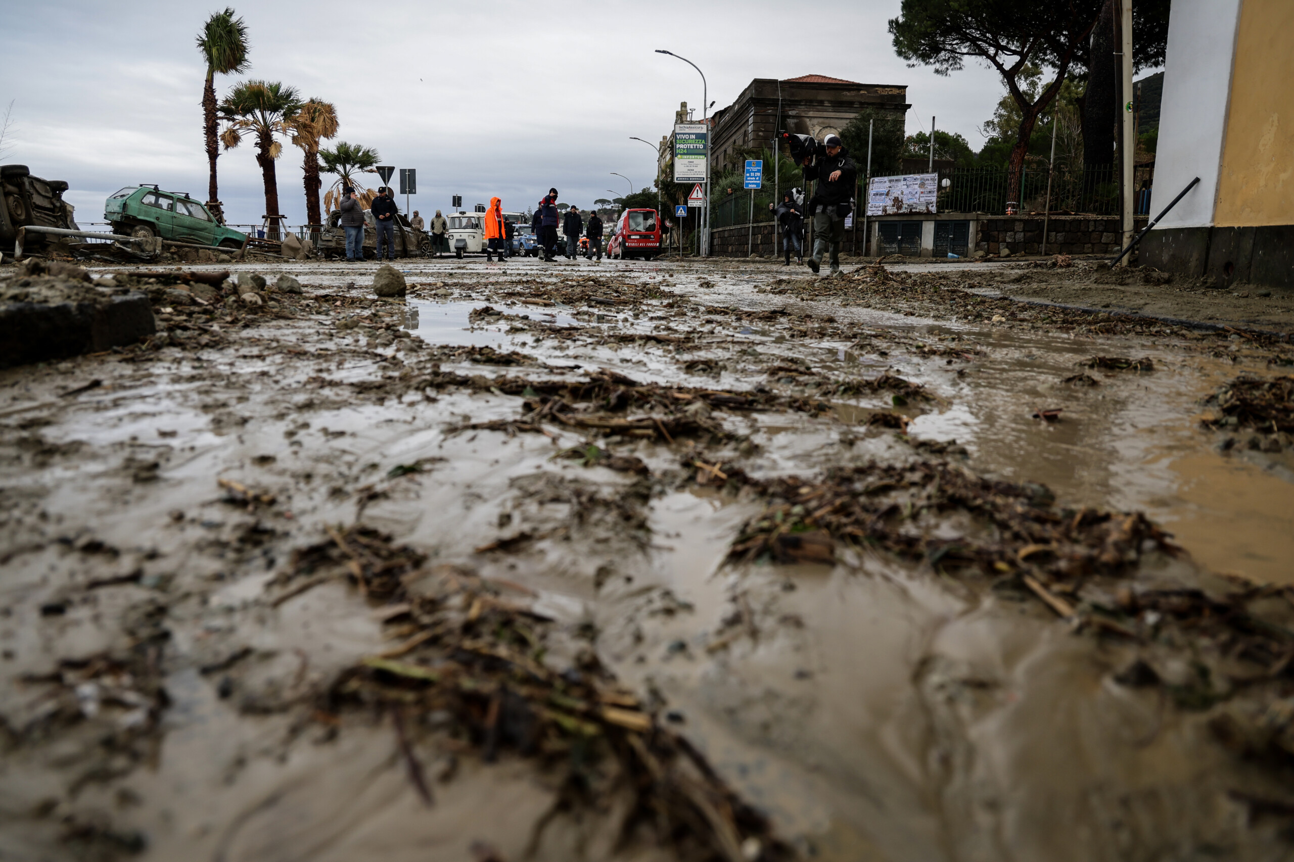 mauvais temps inondations a ischia la municipalite invite les citoyens a ne pas sortir de chez eux scaled