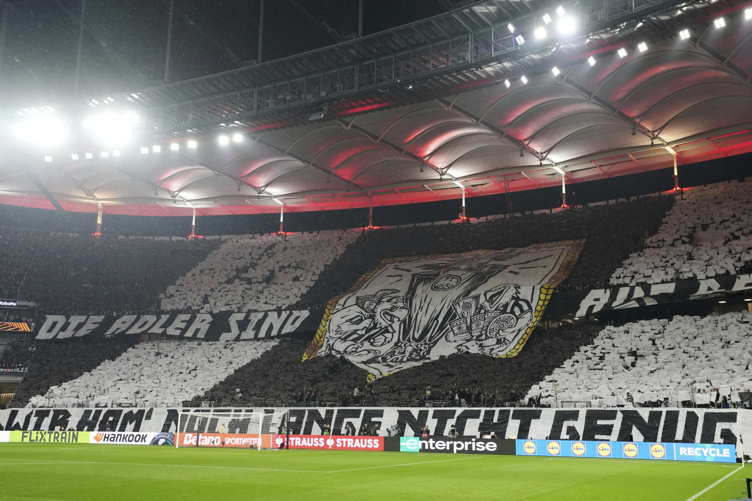 champions league interdiction des supporters de leintracht a naples protestation de lassociation des supporters scaled