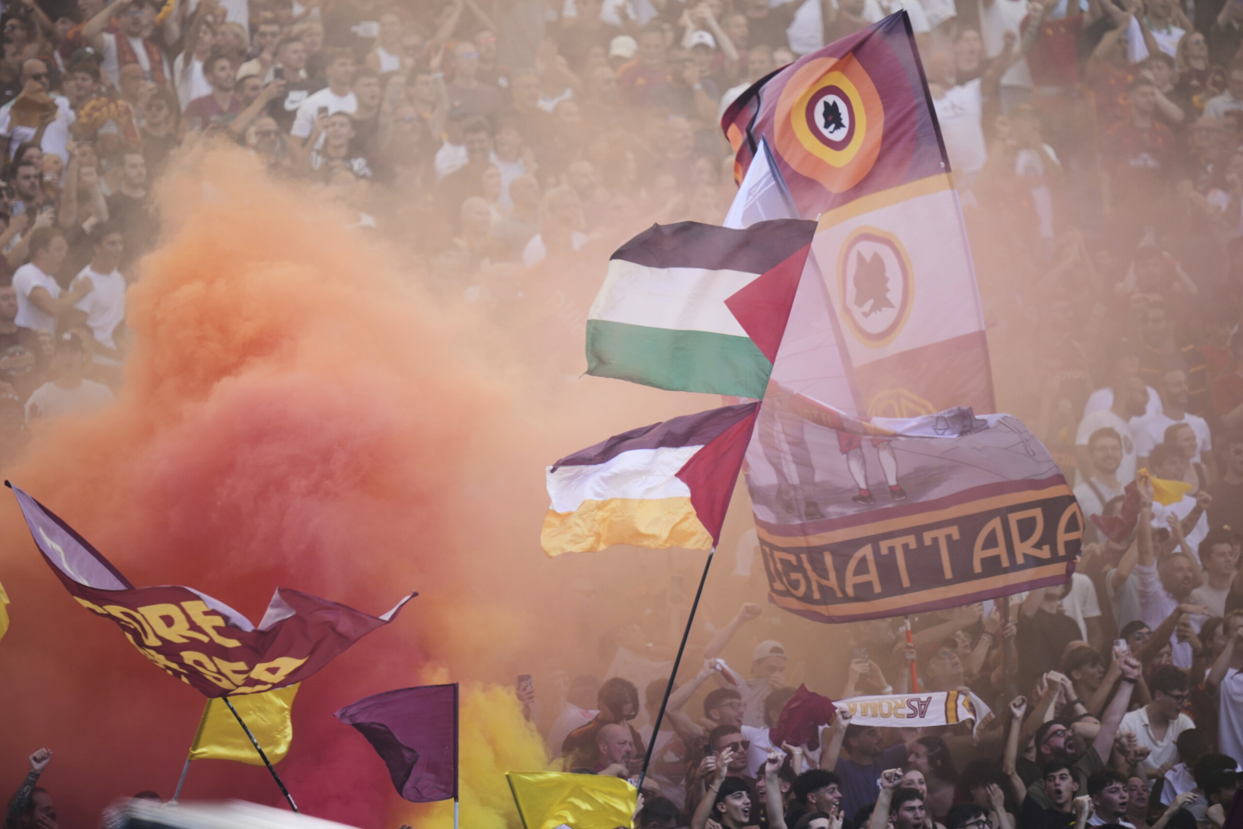 europa league violents affrontements a nice 102 supporters de la roma arretes scaled