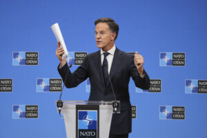 rutte daccord avec trump abattre les avions russes si necessaire