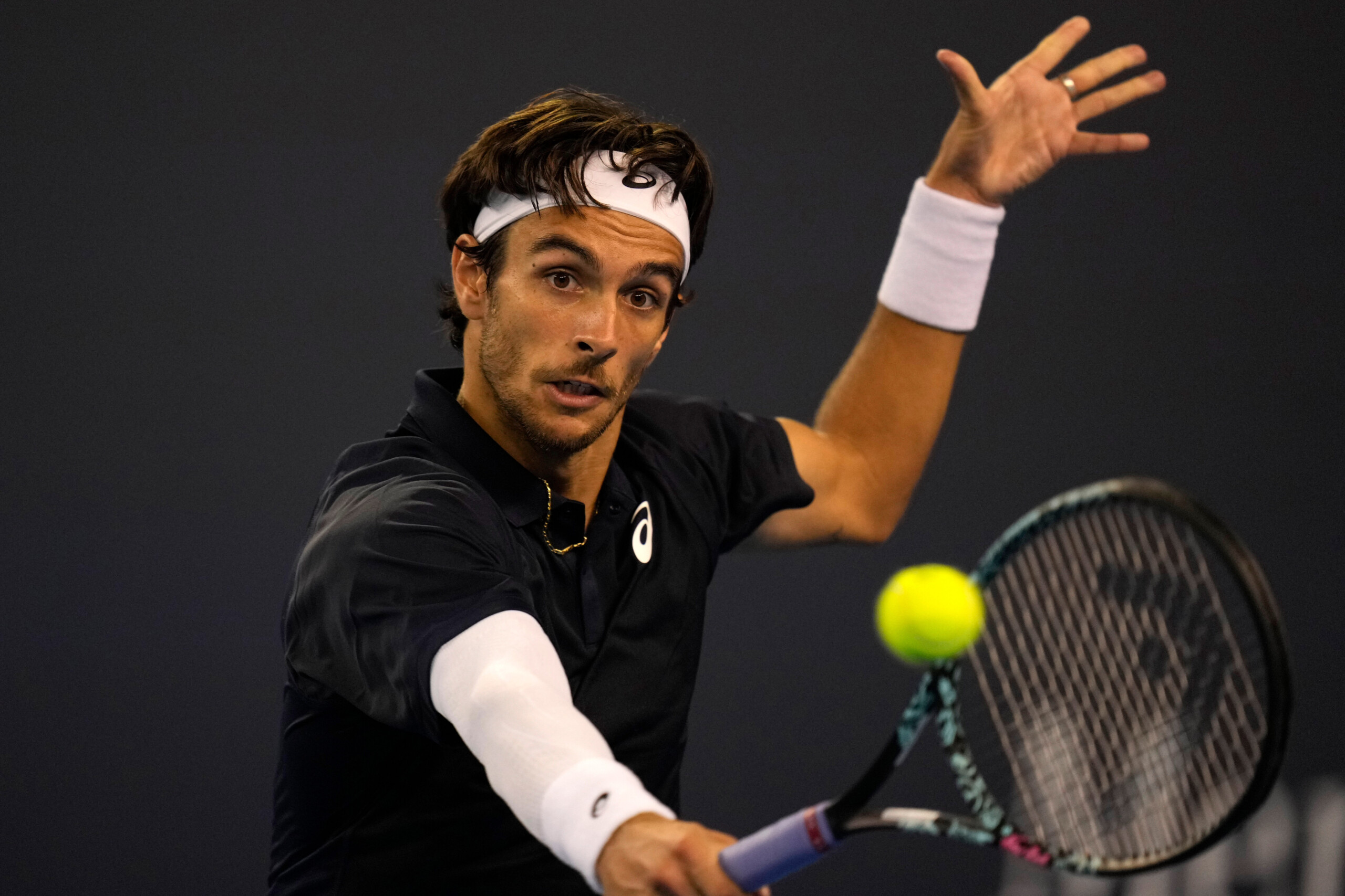 atp beijing musetti bat mpetshi perricard en trois sets pour ses debuts scaled